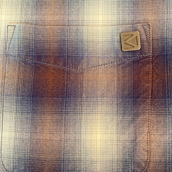Kolby - shirt sleeve plaid shirt. Size L - Picture 7 of 10